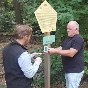 Pflege der Markierung am Butterweg (Mengsberg)