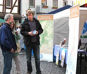 Infostand des Hugenotten- und Waldenserpfads Infostand des Hugenotten- und Waldenserpfads